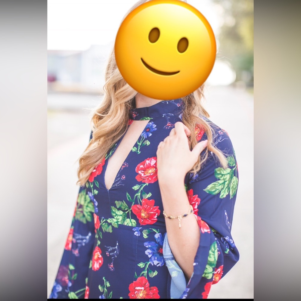 Beautiful floral Free Generation from Neiman Marcus dress with keyhole detail
